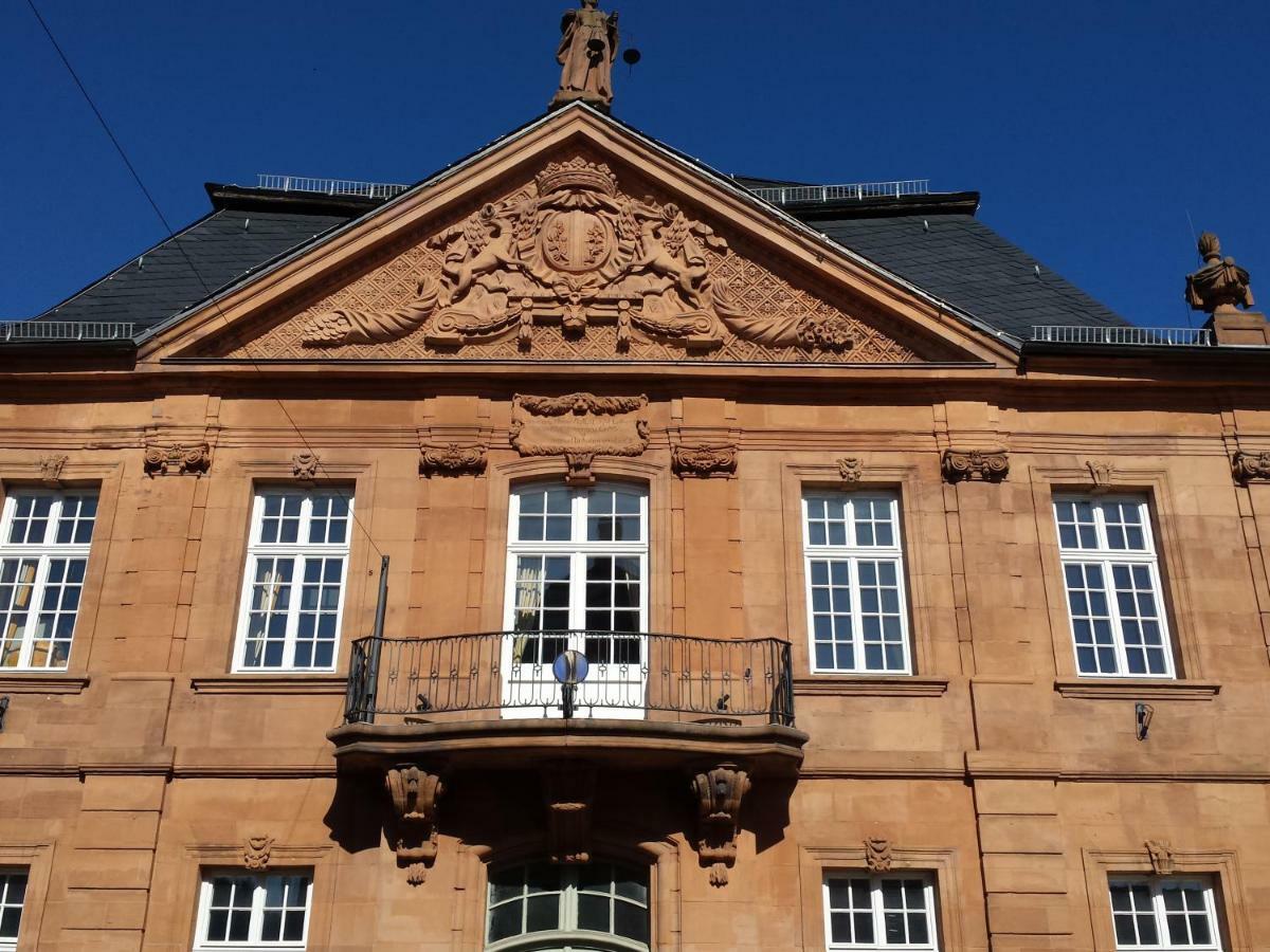 Moderne Wohnung In Barockem Altstadthaus Nahe Altstadt Und Radweg Blieskastel Eksteriør bilde